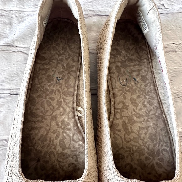 Skechers Neutral Textured Knit Skimmers Flats - Picture 7 of 7